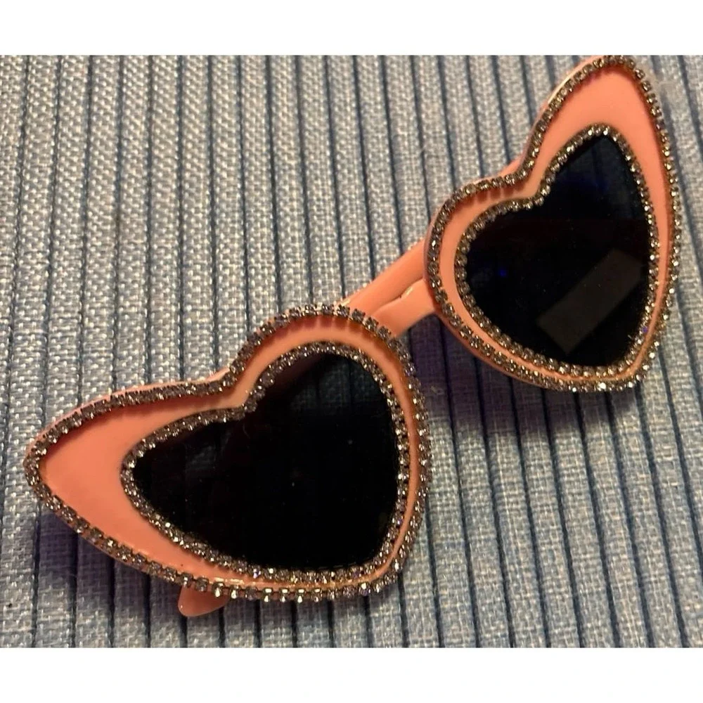 NEW Women's Pink Rhinestone Jewel Trim Classic Cat Eye Sunglasses‎